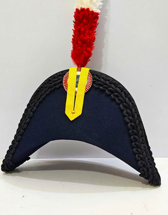 italian_bicorne_cocked_hat_with_black_trim_hackle_plume.jpg